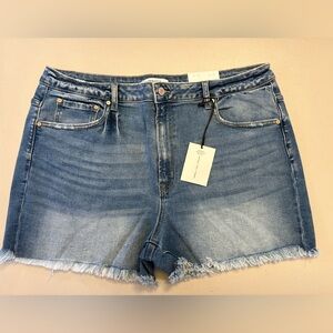 (NWT) ZENANA 2X Denim Shorts | High Rise | Frayed Hem | Stretch Jean Shorts